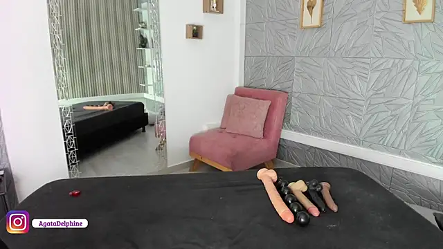 agatadelphine online show from 13, 2, 2026