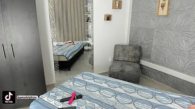 agatadelphine online show from 16, 2, 2026