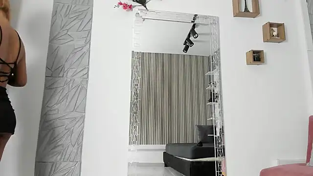 agatadelphine online show from 30, 9, 2025