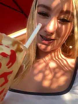 MaryDeniro online show from 28, 10, 2025