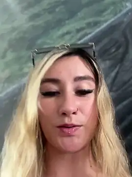 MaryDeniro online show from 22, 12, 2025