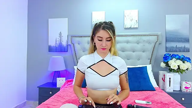 MaryDeniro online show from 26, 9, 2025