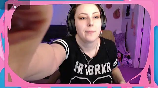 Snapshot of CirqueNoirBlu chatting on 28, 11, 2025 CirqueNoirBlu online show from 28, 11, 2025