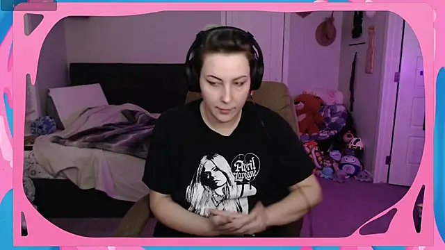 Snapshot of CirqueNoirBlu chatting on 17, 10, 2025 CirqueNoirBlu online show from 17, 10, 2025