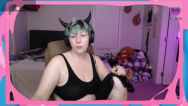 Snapshot of CirqueNoirBlu chatting on 19, 9, 2025 CirqueNoirBlu online show from 19, 9, 2025