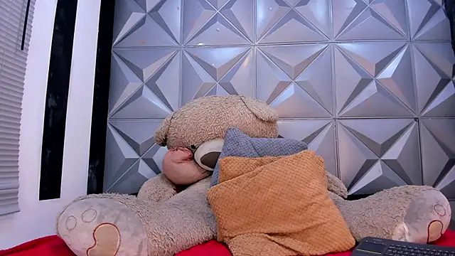 SofiAndNicol online show from 14, 4, 2026