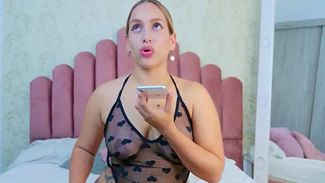 Agnescruzz online show from 28, 9, 2025