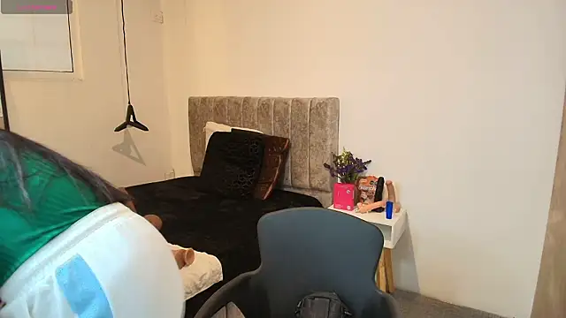 GiaFox  online show from 5, 2, 2026