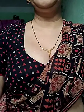 Snapshot of Rosy-B chatting on 5, 12, 2025 Rosy-B online show from 5, 12, 2025