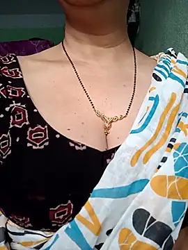 Snapshot of Rosy-B chatting on 5, 2, 2026 Rosy-B online show from 5, 2, 2026