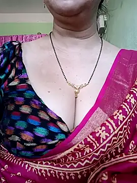 Rosy-B online show from 4, 3, 2025