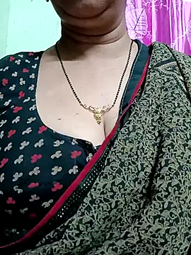 Snapshot of Rosy-B chatting on 19, 12, 2025 Rosy-B online show from 19, 12, 2025