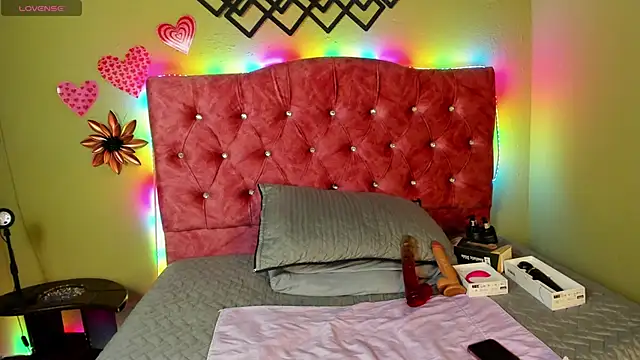 blue violette  online show from 15, 10, 2025