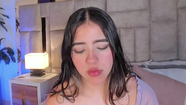 SofiScott  online show from 13, 3, 2025