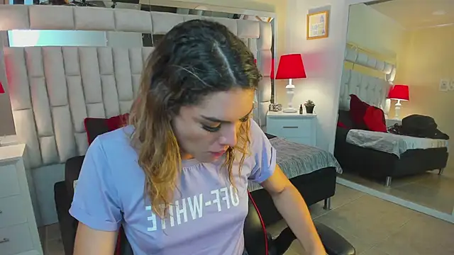 mariiahneedles online show from 12, 2, 2025