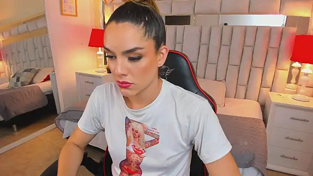 mariiahneedles online show from 21, 2, 2025