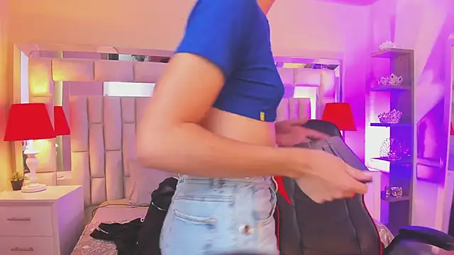 mariiahneedles online show from 12, 3, 2025