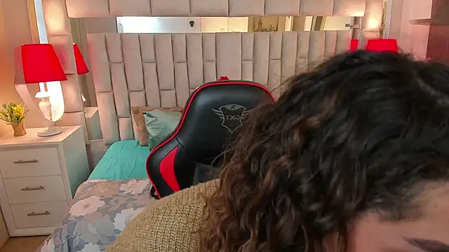 mariiahneedles online show from 11, 10, 2025