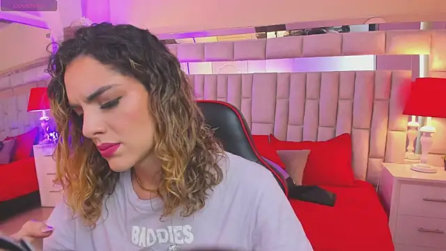 mariiahneedles online show from 17, 3, 2025