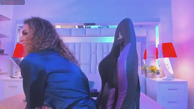 mariiahneedles online show from 11, 2, 2026