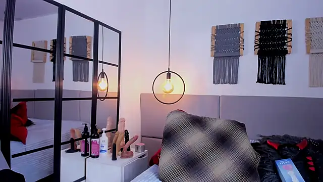 Snapshot of Sweet_camille chatting on 23, 12, 2025 Sweet camille online show from 23, 12, 2025