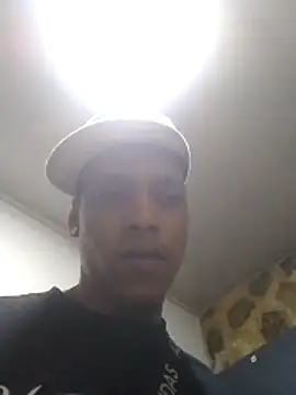 Snapshot of spicycouplex chatting on 13, 2, 2026 spicycouplex online show from 13, 2, 2026