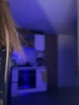 SaraFerreira online show from 3, 12, 2025