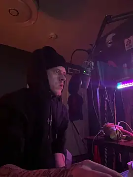 traejddd online show from 8, 4, 2026