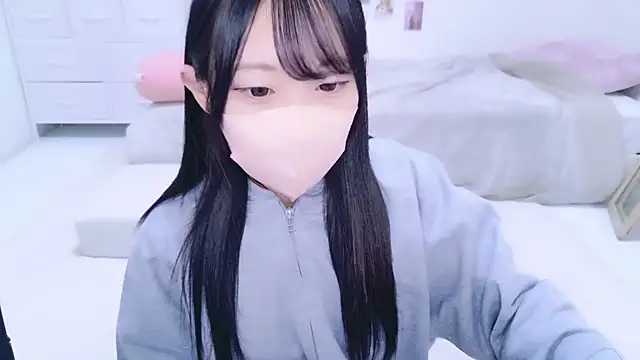 Snapshot of Suzu_ch_xx chatting on 4, 10, 2025 Suzu ch xx online show from 4, 10, 2025