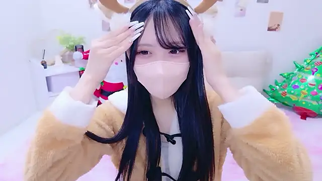 Snapshot of Suzu_ch_xx chatting on 23, 12, 2025 Suzu ch xx online show from 23, 12, 2025