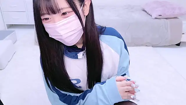 Snapshot of Suzu_ch_xx chatting on 3, 1, 2025 Suzu ch xx online show from 3, 1, 2025