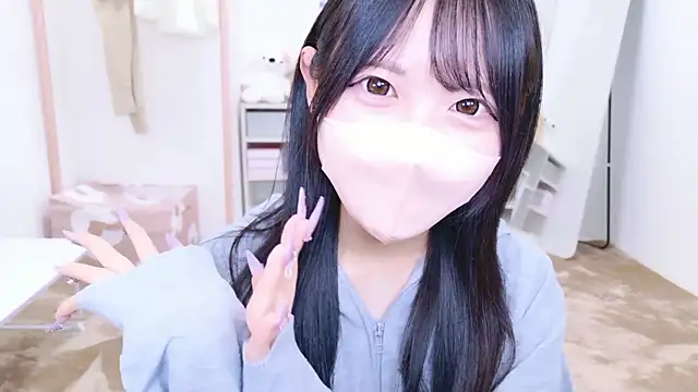 Snapshot of Suzu_ch_xx chatting on 23, 9, 2025 Suzu ch xx online show from 23, 9, 2025