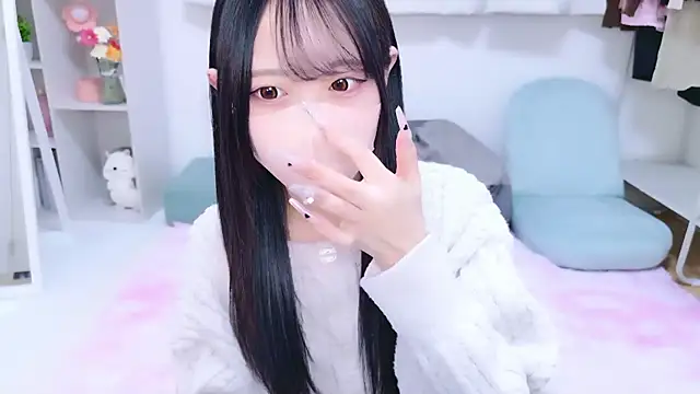 Snapshot of Suzu_ch_xx chatting on 13, 11, 2025 Suzu ch xx online show from 13, 11, 2025