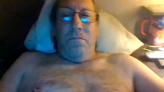 Snapshot of hornyrich69 chatting on 8, 7, 2026 hornyrich69 online show from 8, 7, 2026