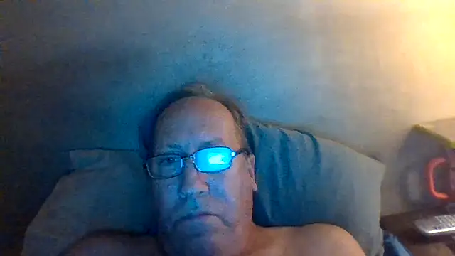 Snapshot of hornyrich69 chatting on 2, 2, 2026 hornyrich69 online show from 2, 2, 2026