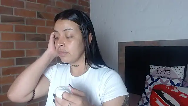 salome  hills1 online show from 15, 2, 2026