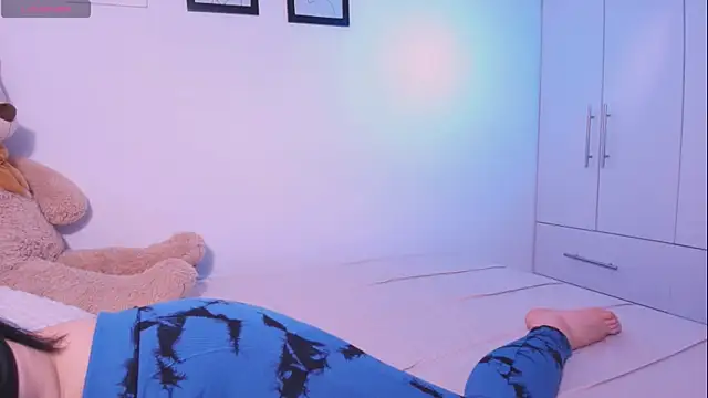 DannaHyde online show from 6, 11, 2025