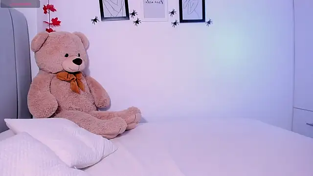 DannaHyde online show from 24, 10, 2025