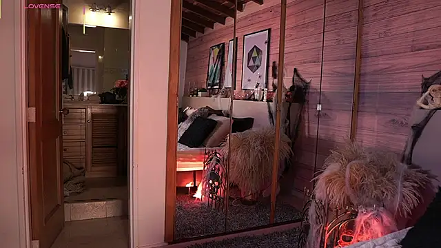 IzzyWild online show from 31, 10, 2025