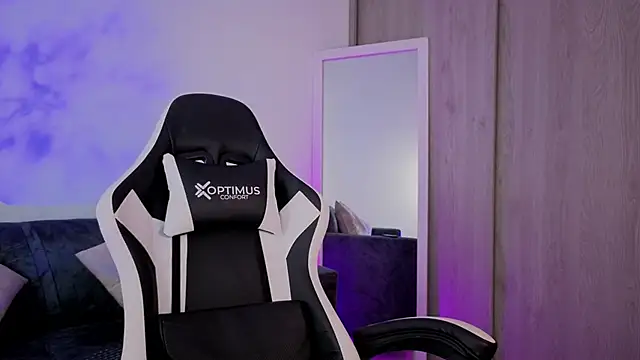 Alisa  walker online show from 23, 10, 2025