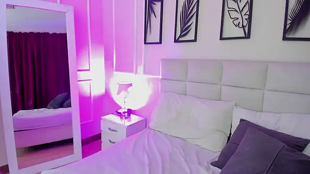 Alisa  walker online show from 4, 3, 2025