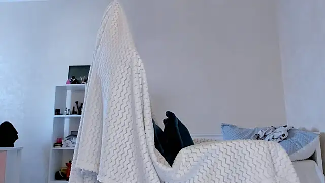 Britney Ross online show from 11, 3, 2025