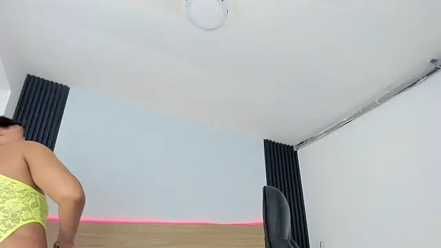 Chiqui milk  online show from 15, 11, 2025