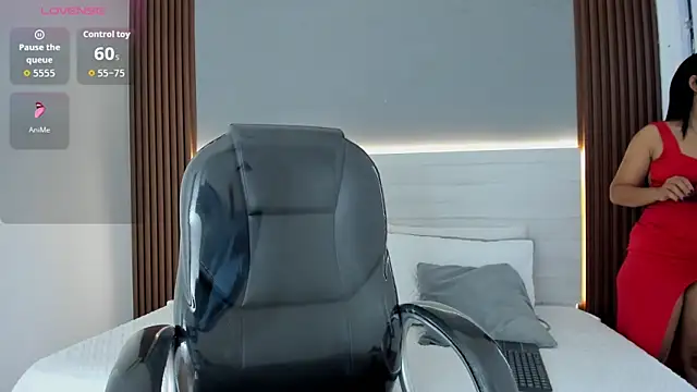 Chiqui milk  online show from 8, 10, 2025