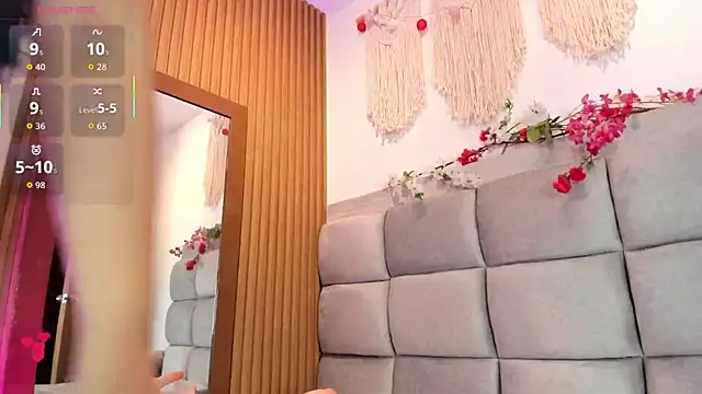 Natasha  Sccott online show from 17, 10, 2025