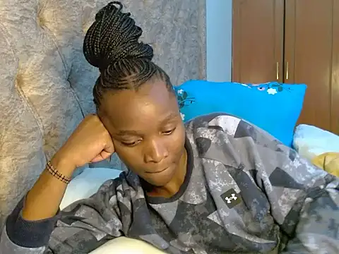 Naughty Girl17 online show from 31, 10, 2025