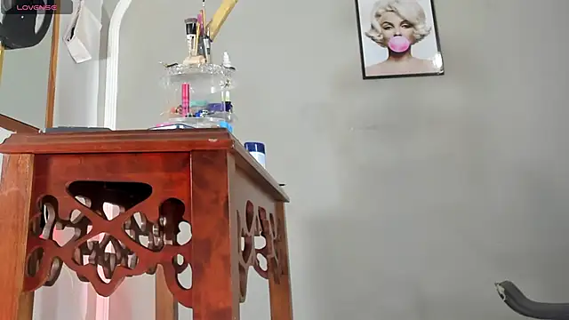 Jimena Grey online show from 11, 11, 2025