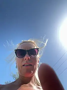 DirtyMargaret online show from 27, 5, 2026
