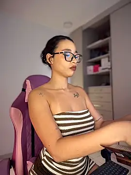 Hips hannah online show from 11, 7, 2026