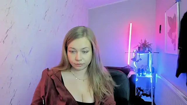 holly xglam online show from 22, 11, 2025